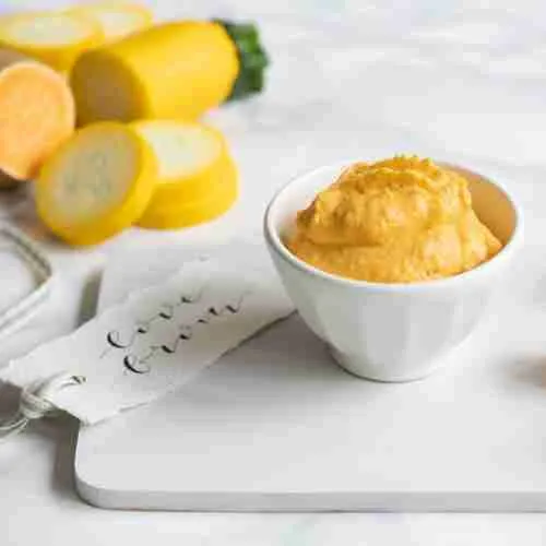 Dětská výživa se žlutou zeleninou a smetanovým sýrem